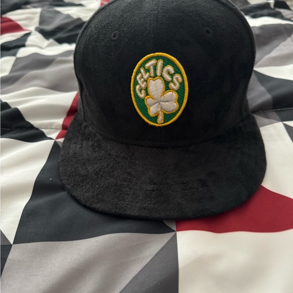 New Boston CELTICS HAT - Picture 1 of 7